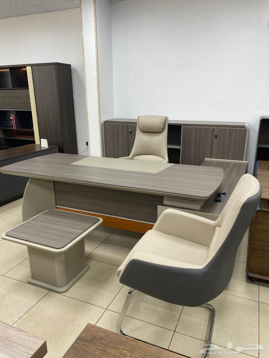 Office set, director's desk, American leather sofa, and administrative desks available in Jeddah64381754248321112