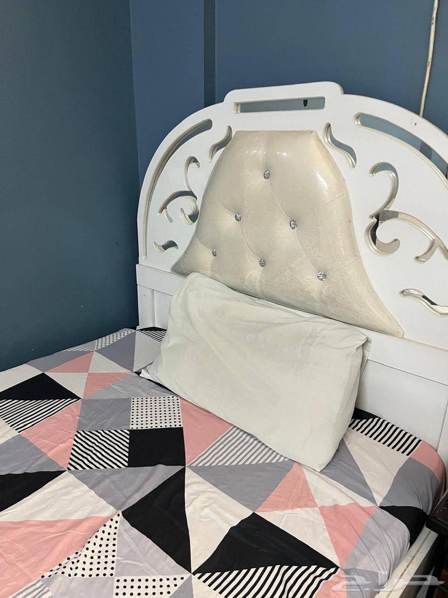 سرير بحالة ممتازه بالمرتبه للبيع64389086679937113