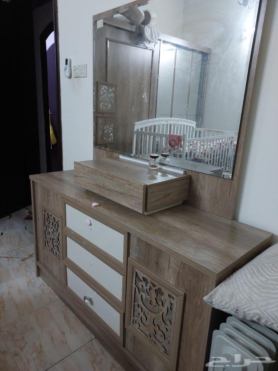 غرفة نوم كبيرة وجميلة للبيع64382790601346110