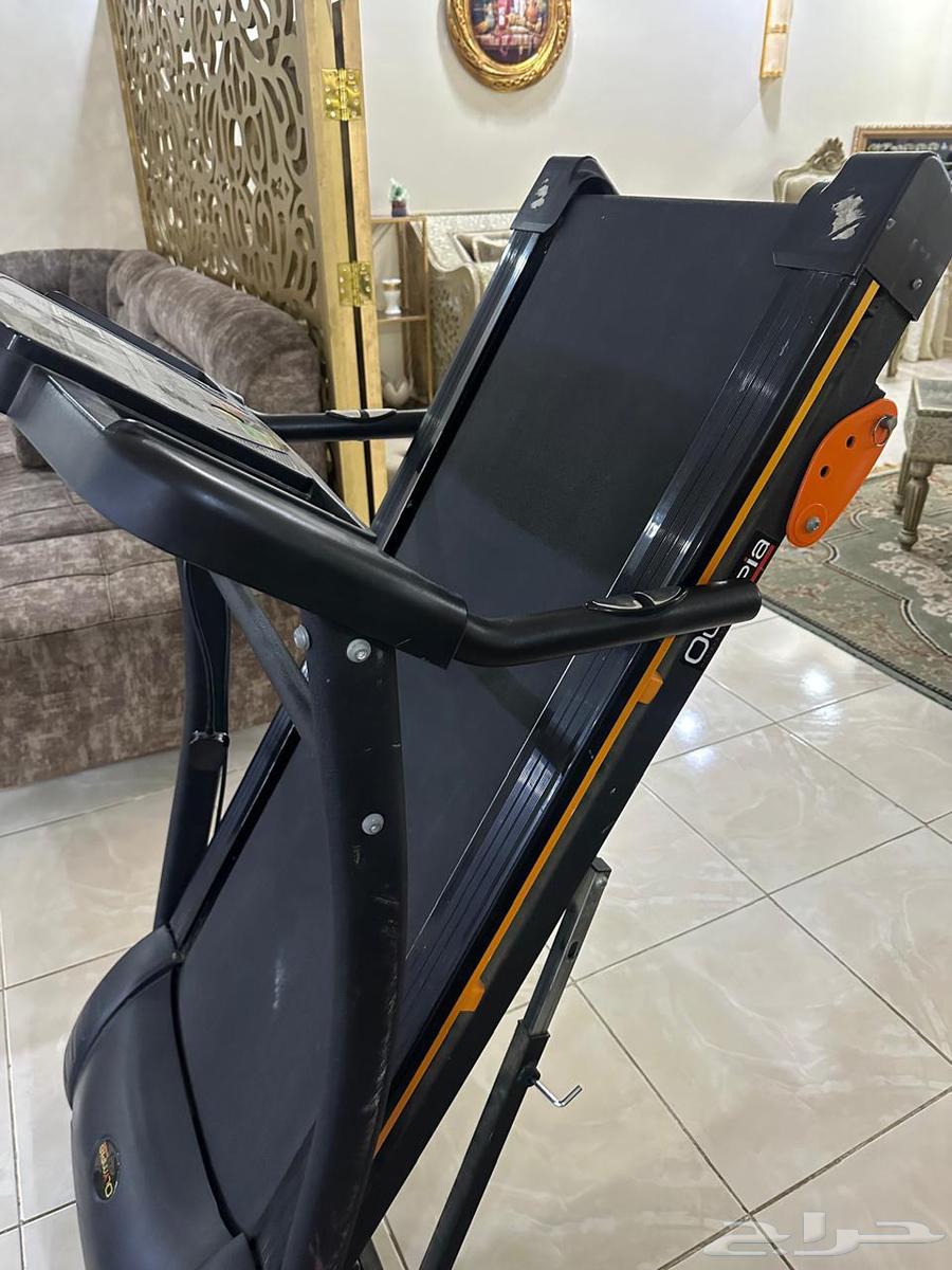 10-speed treadmill, functional and in good condition, selling for 580 riyals64385272439041112
