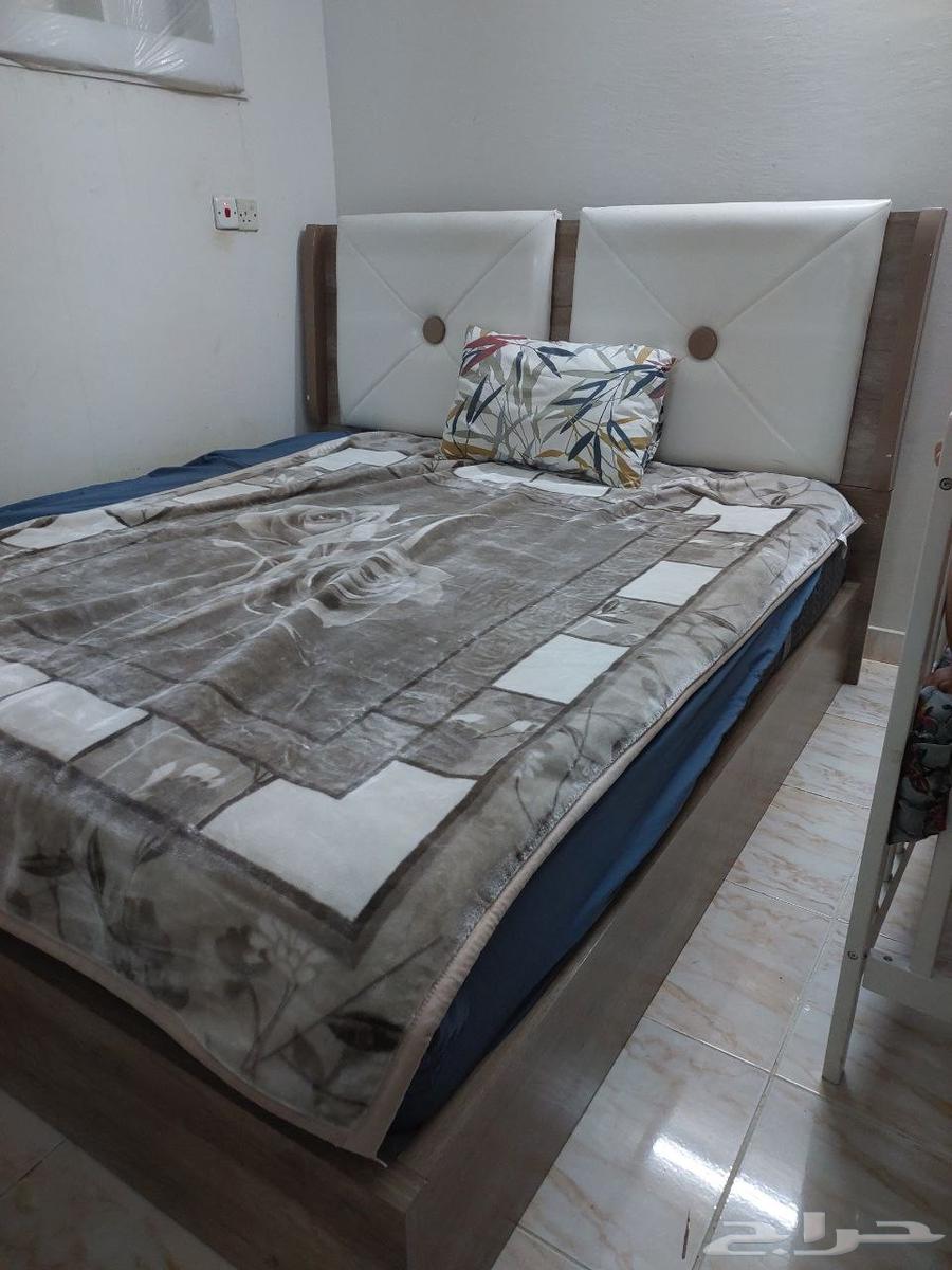 غرفة نوم كبيرة وجميلة للبيع64382790601346113