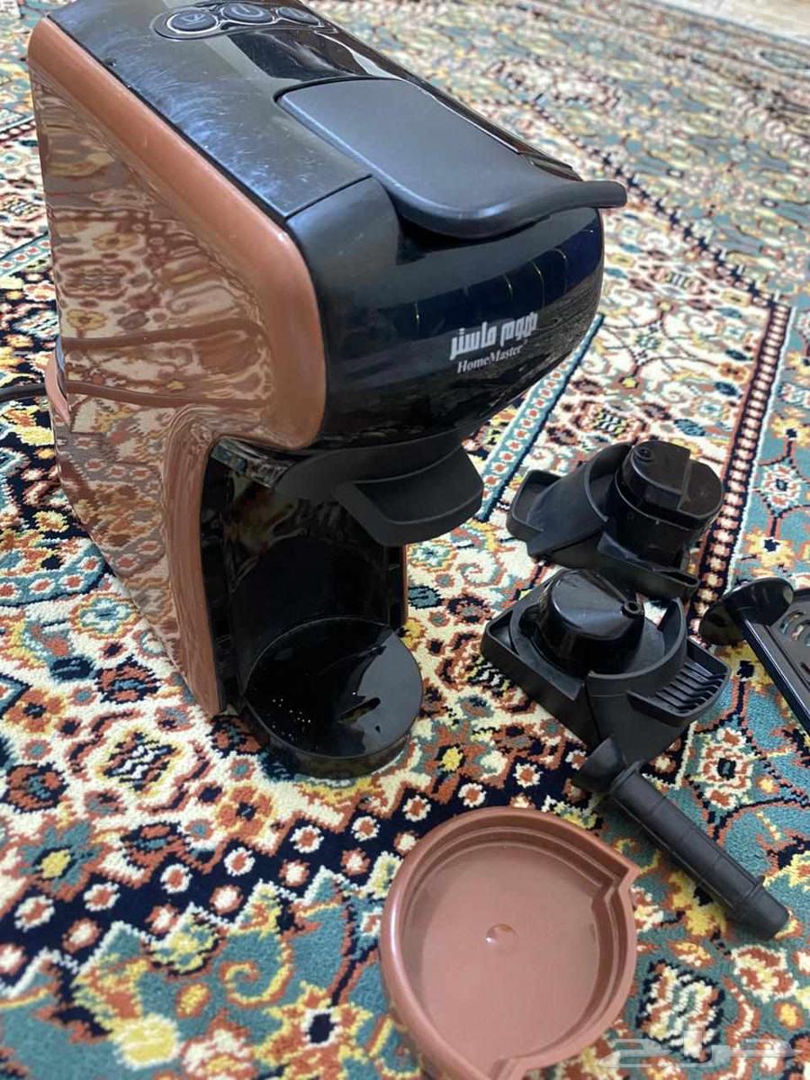 Used coffee machine for a short period, only defects are broken water tank solution64389377797505111