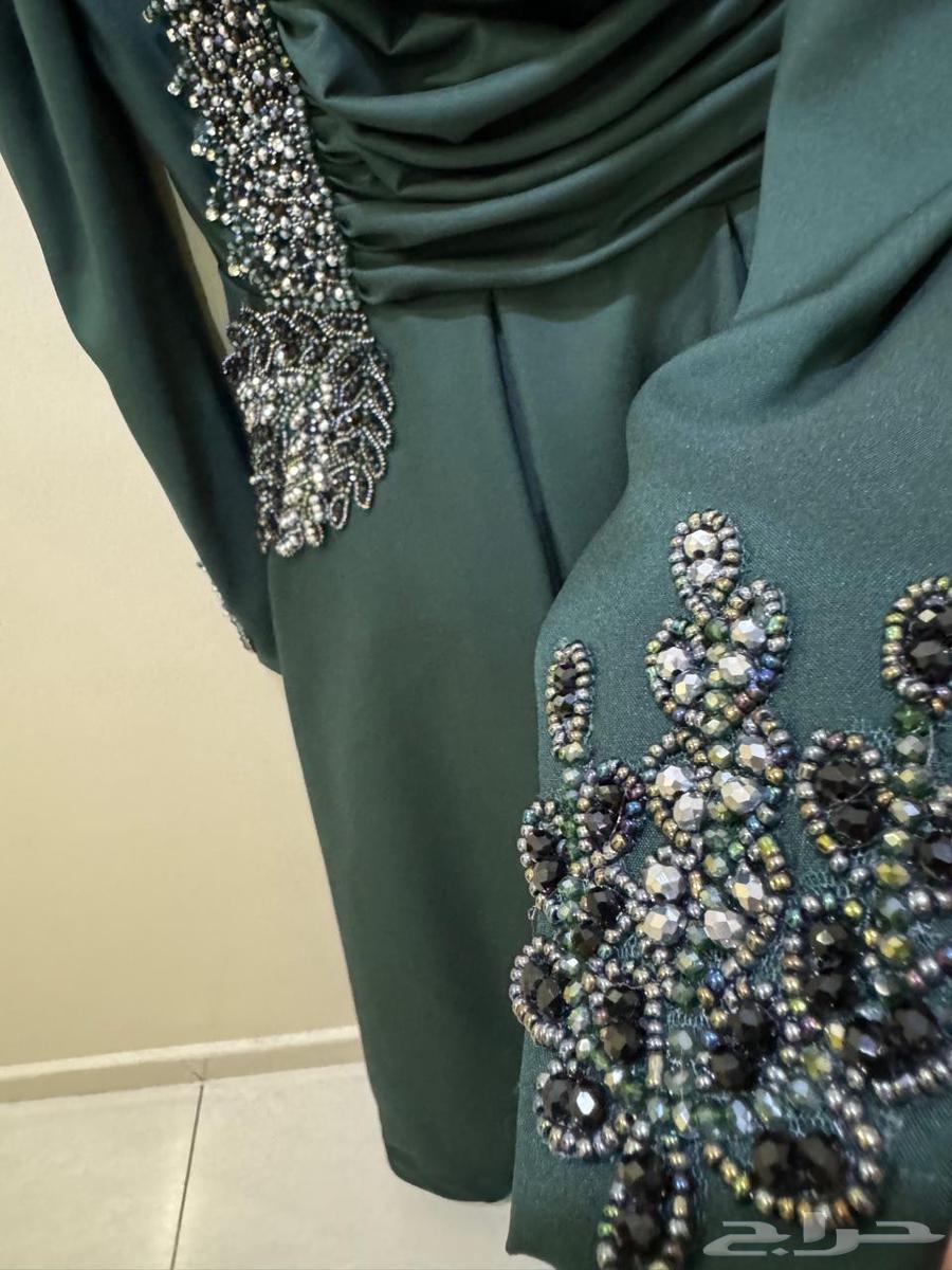 فستان ب300 ريال جديد نظيف64378832647171111