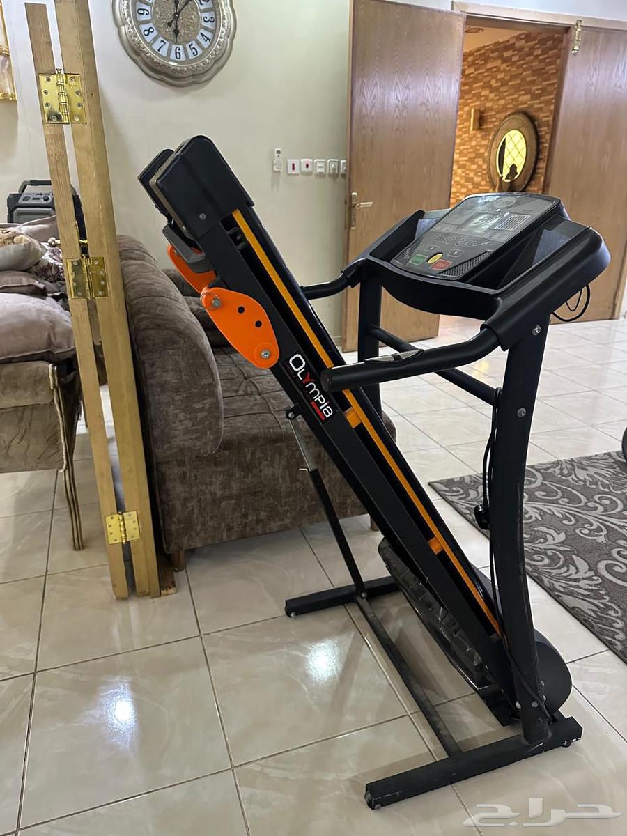 10-speed treadmill, functional and in good condition, selling for 580 riyals64385272439041113