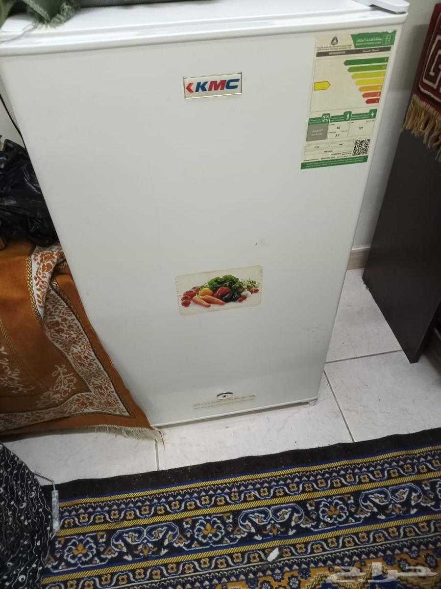 مكيف شبه جديد . كنب طاولة . تلفزيون 50 بوصة جديد64387579124483111