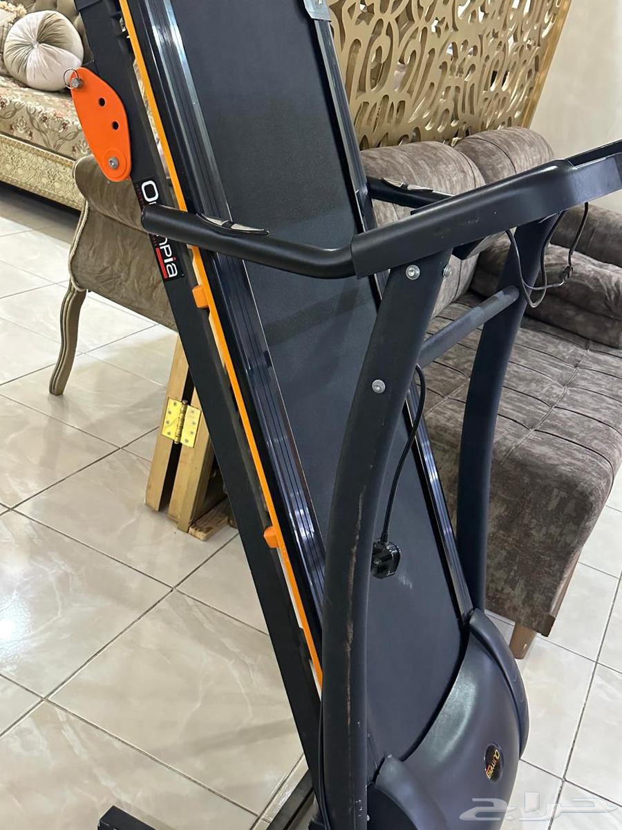 10-speed treadmill, functional and in good condition, selling for 580 riyals64385272439041114