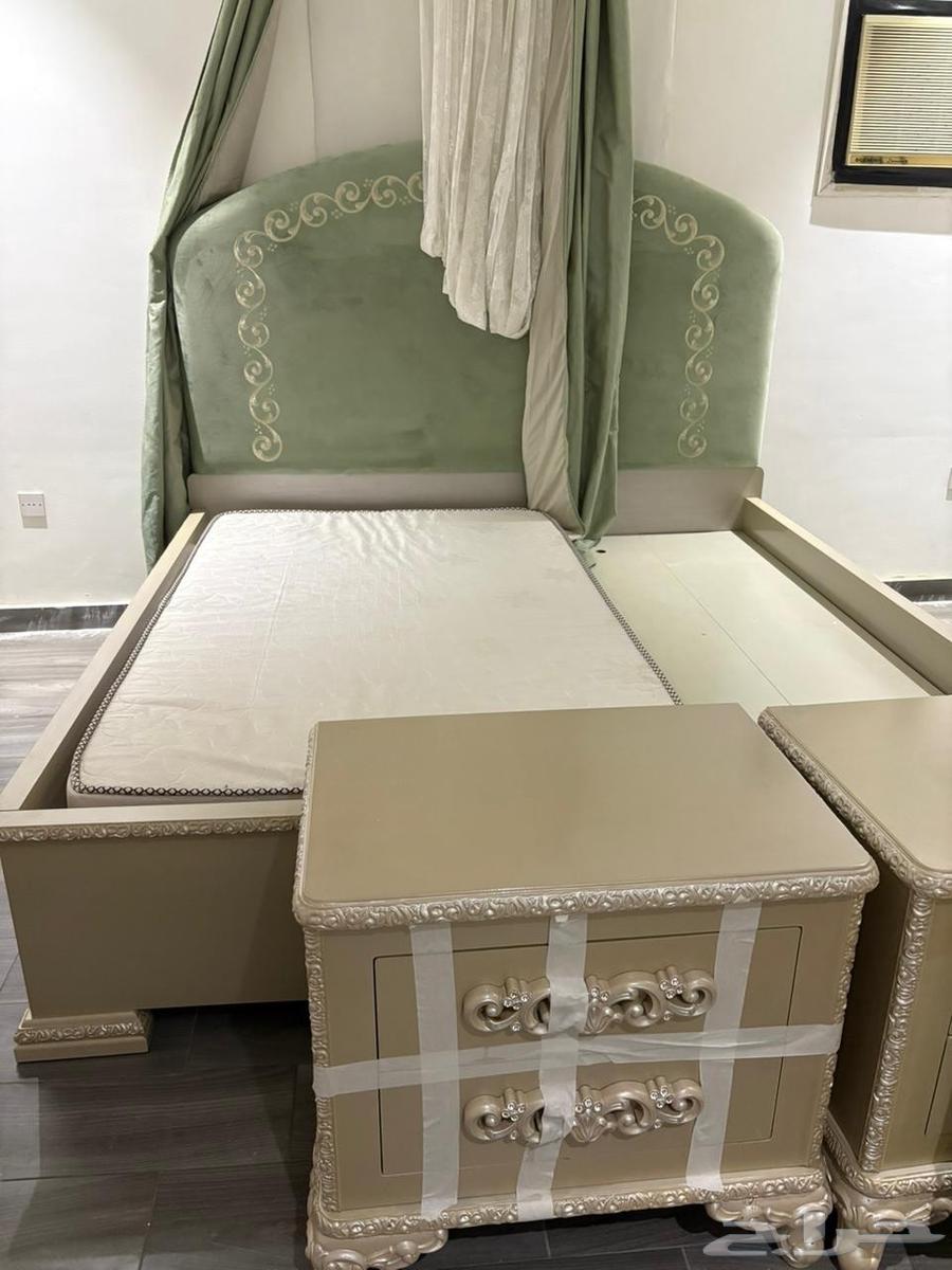 غرفة نوم كاملة للبيع من المطلق - سير كهربائي64382155673218113