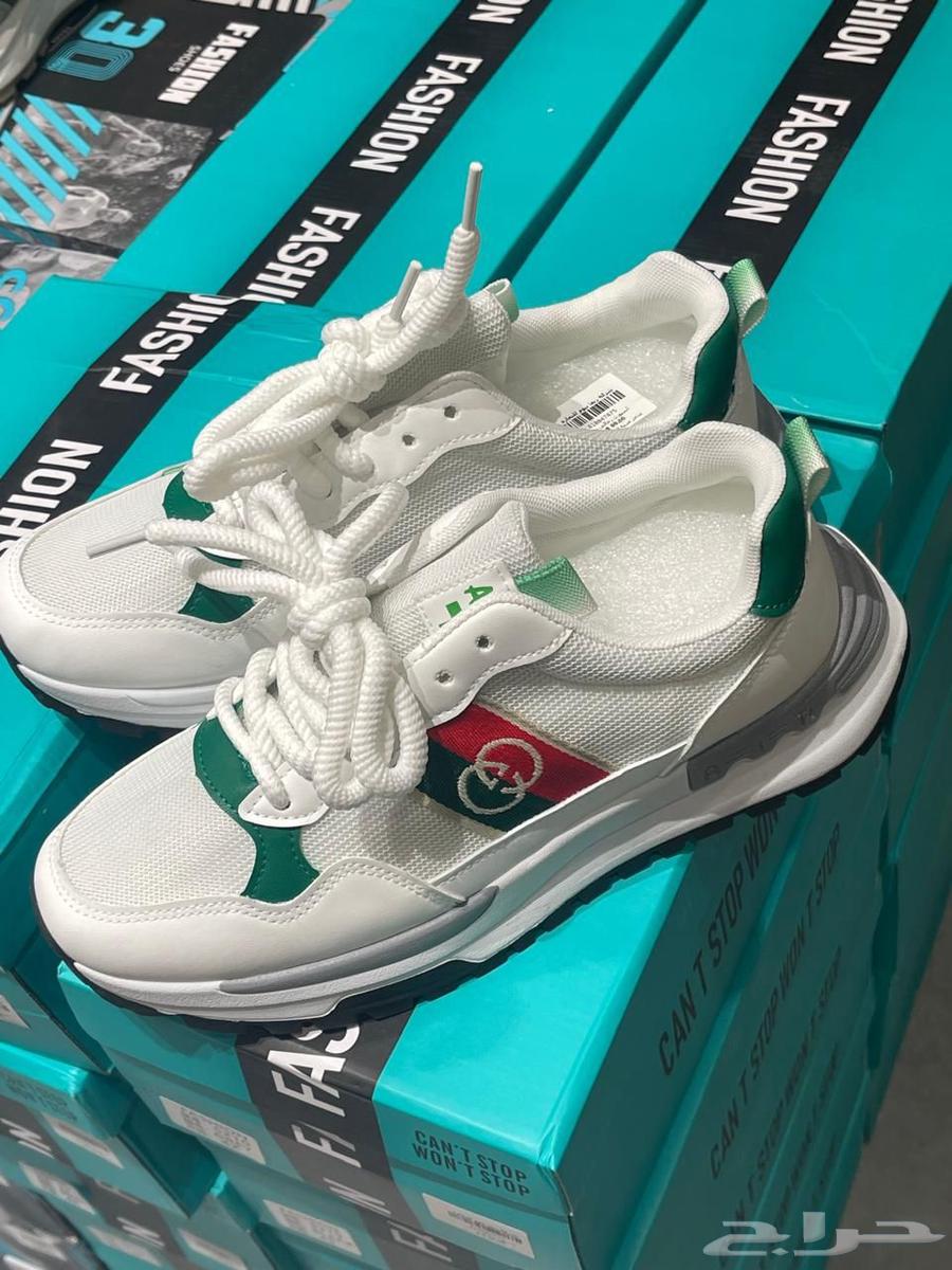 للبيع شوزات رياضيه وسليبرات نسائية جديدة64383150265090112