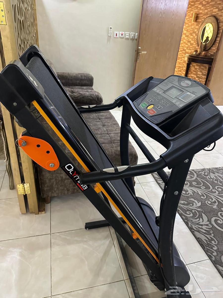 10-speed treadmill, functional and in good condition, selling for 580 riyals64385272439041111