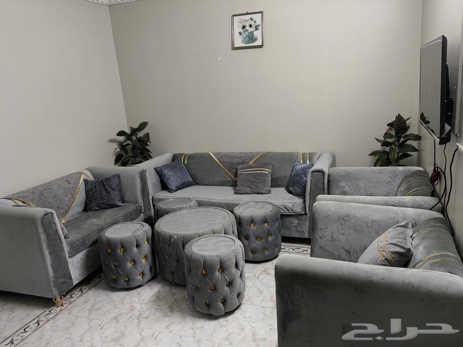 طاوله صفره 180 90 مع 8 كراسي... كنب 7 أشخاص مع 5 طاولات64399382793603111