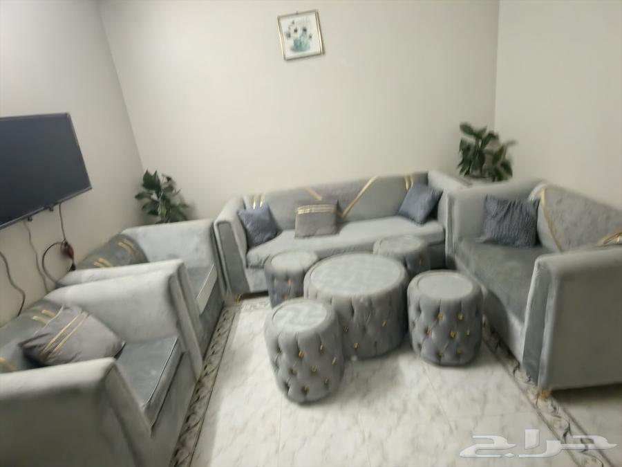 طاوله صفره 180 90 مع 8 كراسي... كنب 7 أشخاص مع 5 طاولات64399382793603110