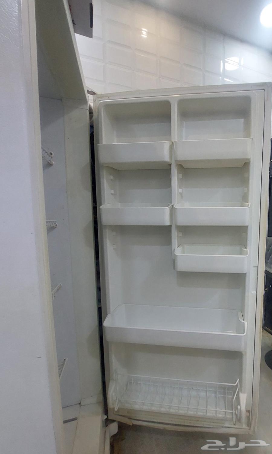للبيع ثلاجه كبيره تحتاج تعبئة فريون64397949669761110