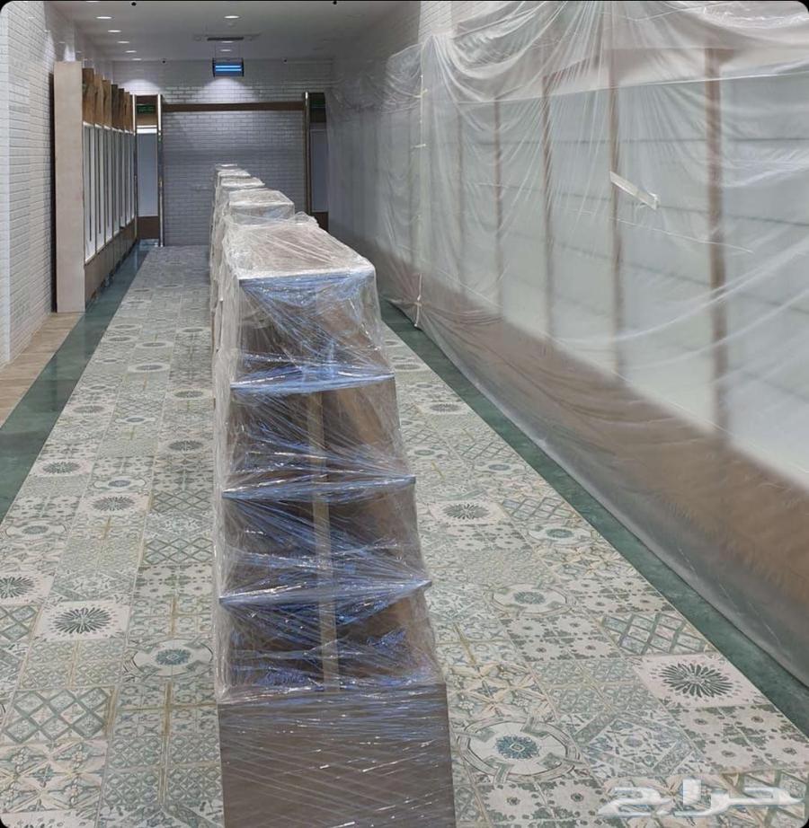 استاند عرض للبيع موجود كميات الحاله جديد سبب البيع للتقبيل64397811139459110