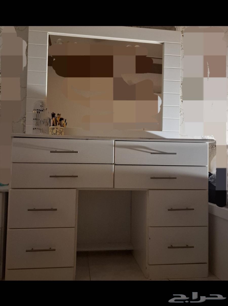 تسريحة للأغراض الكثيره والميكب الكثير بيع مستعجلل64395531780481110