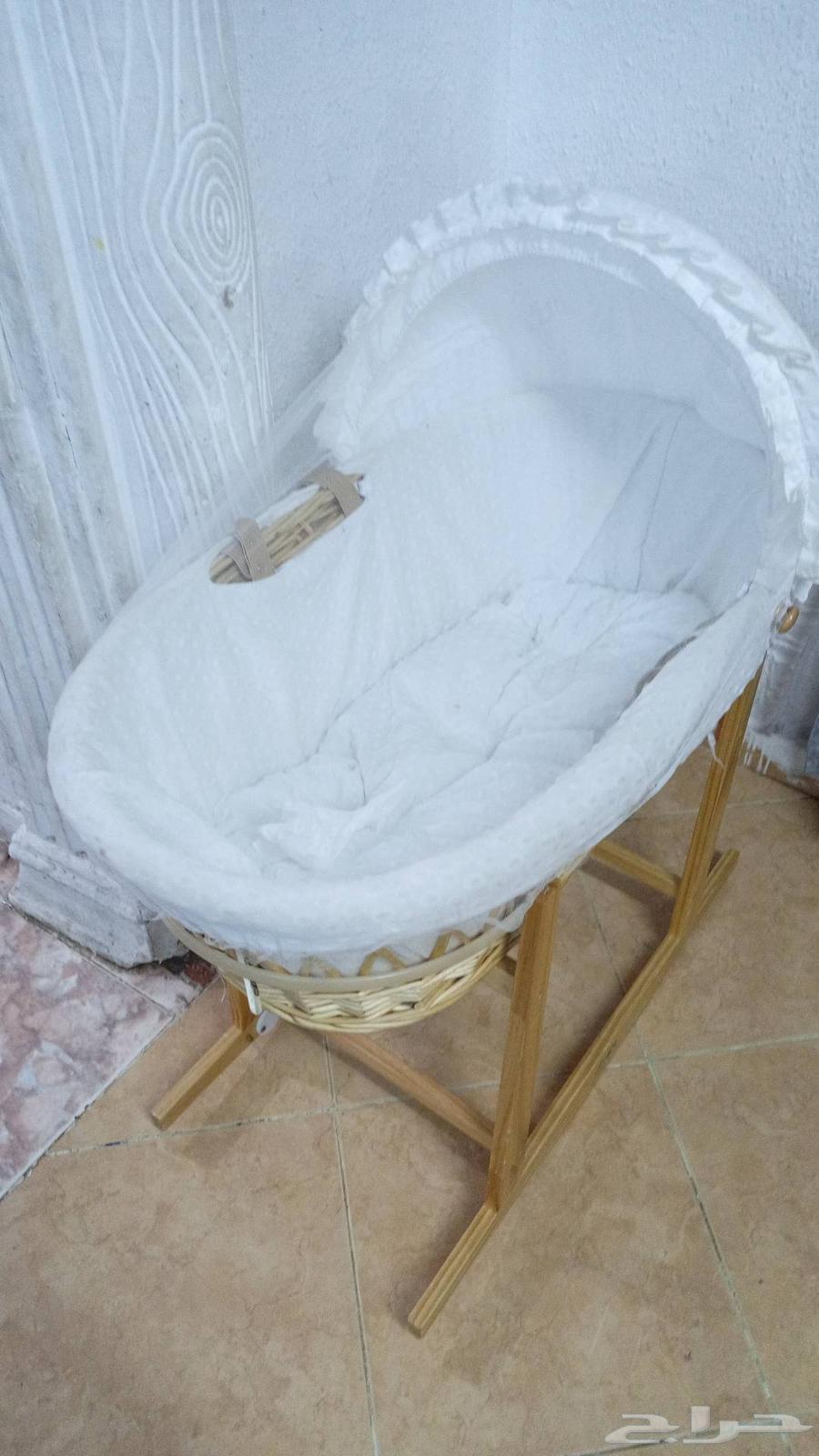 سرير مولود مستخدم شهر 30 يوم . تواصل واتساب فقط64393211078786110
