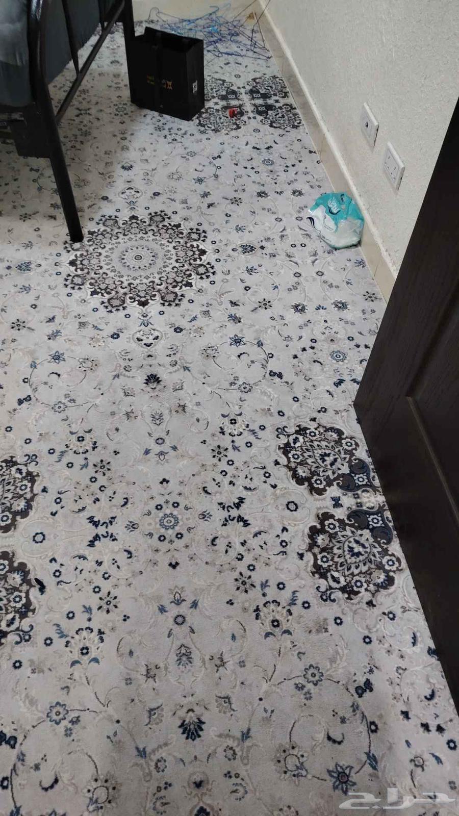 Clean used carpet, price negotiable64401035987841111