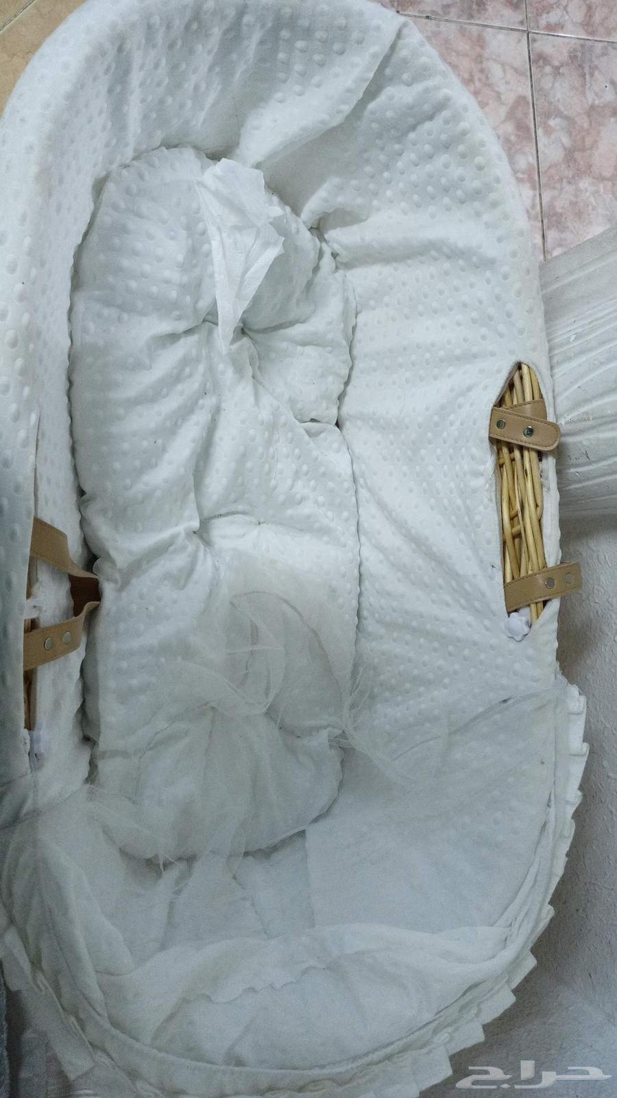 سرير مولود مستخدم شهر 30 يوم . تواصل واتساب فقط64393211078786111