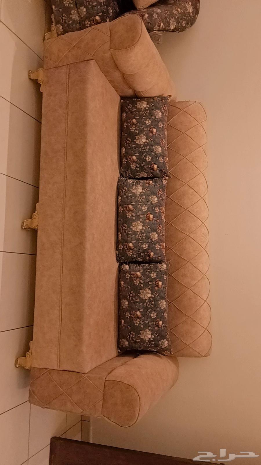 كنب جديد ونظيف64396351570435111