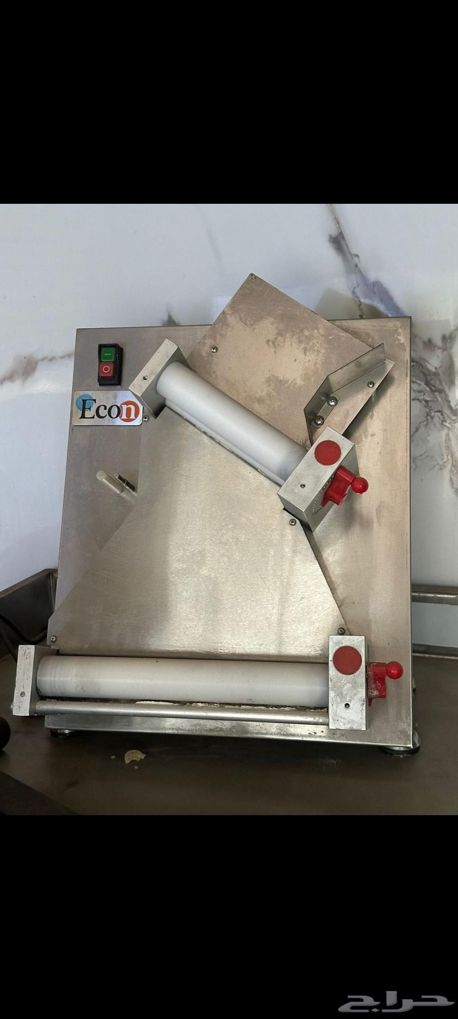 Pizza and pastries department items, used for only two months64396991380738112