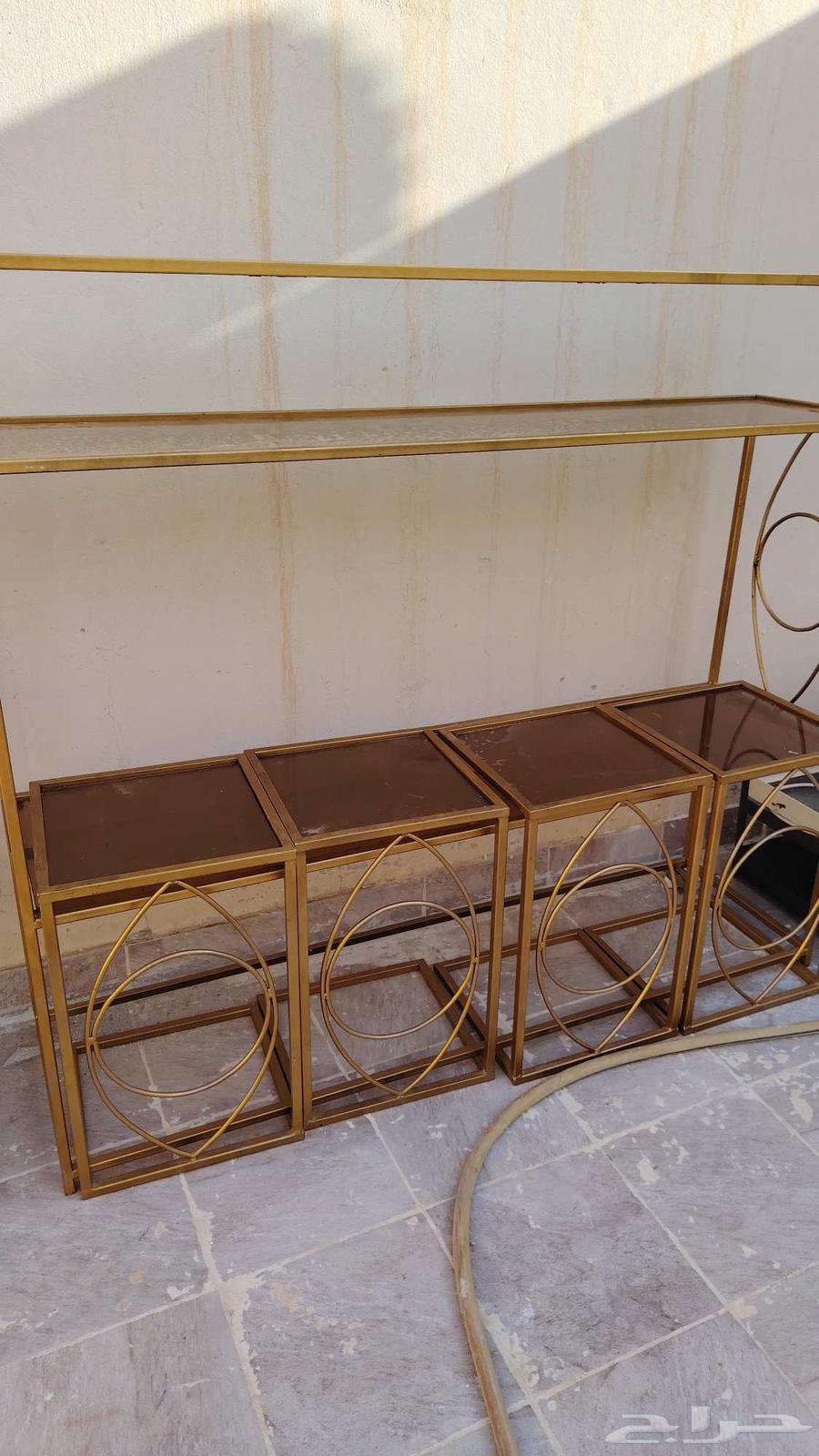 Floor table and entrance with 4 services and trolley64395088537475112