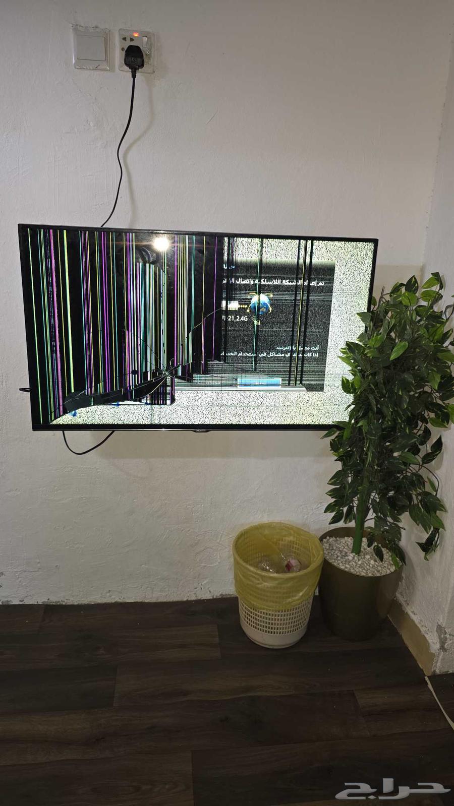 شاشه مكسوره للبيع64539867825539110