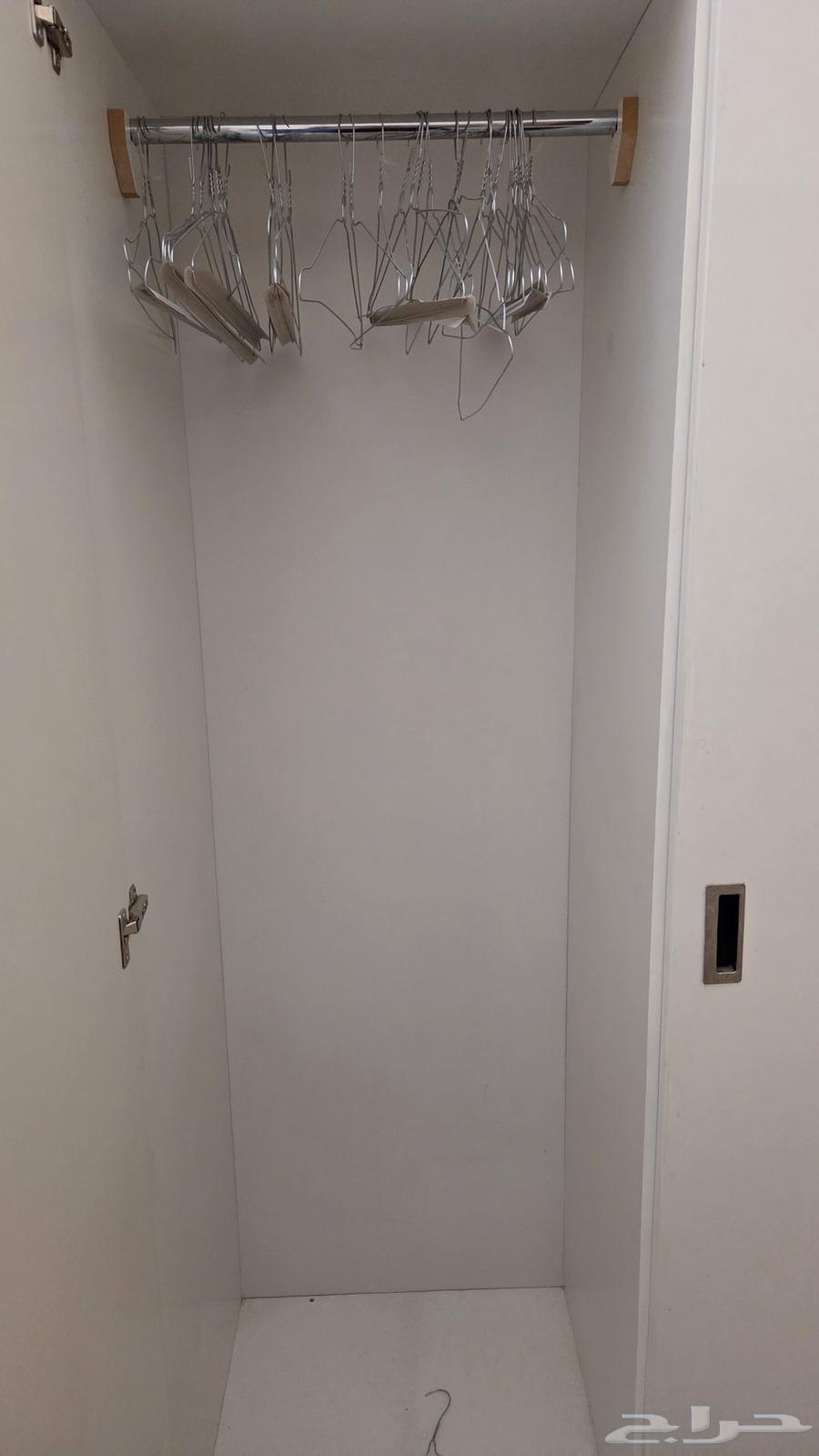 غرفة لون أبيض نفرين64393293982083111