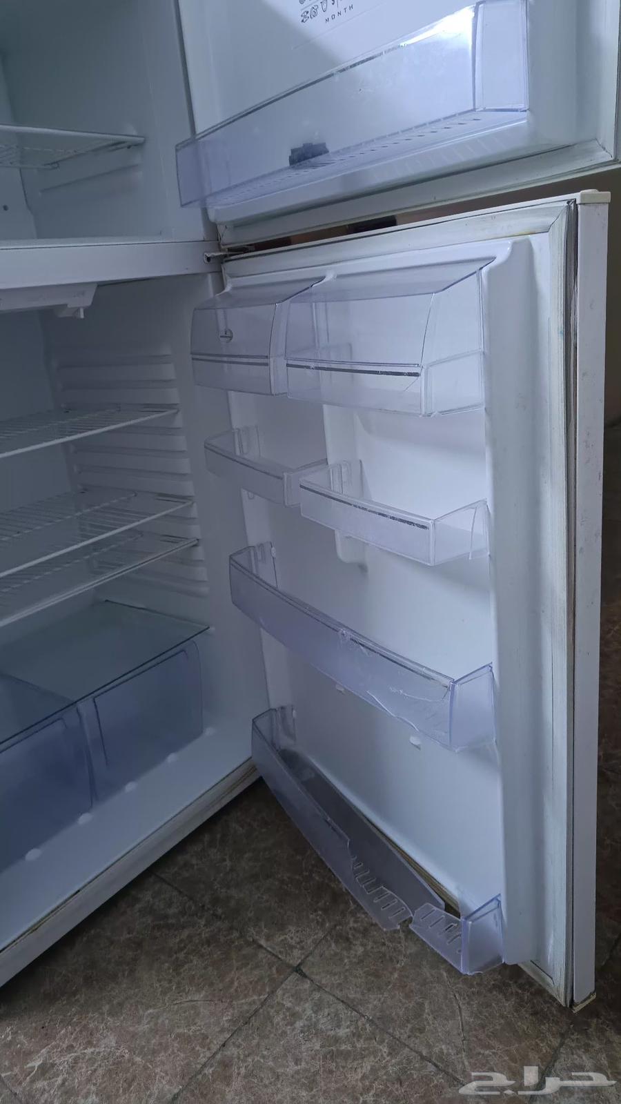 ثلاجه مقاس كبير للبيع64400245403777111