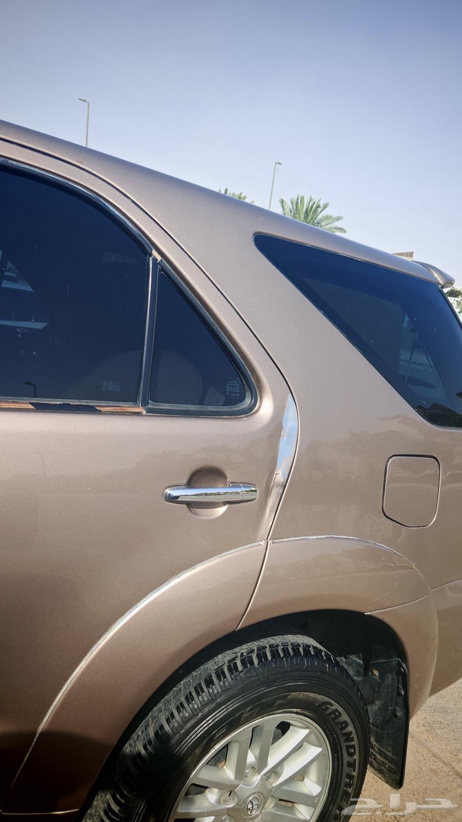 للبيع فورتشنر موديل 2011 ممشى 292الف السياره كانت حكومية64542898894594114