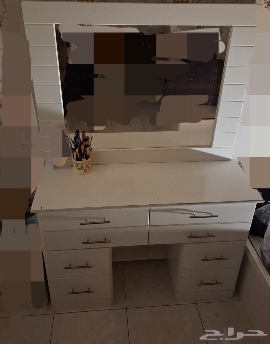 تسريحة للأغراض الكثيره والميكب الكثير بيع مستعجلل64395531780481111