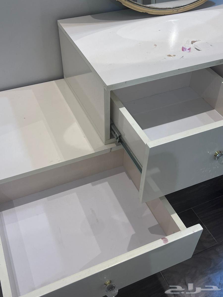 غرفة نومه بحاله جيده64395407252738113