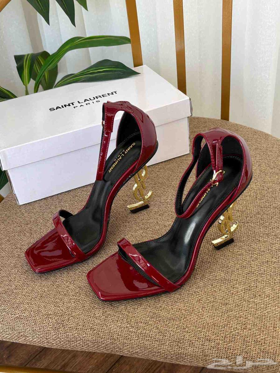 طقم نسائي ماركه سالوران أللون العنابي أخر اصدار64396365250433110