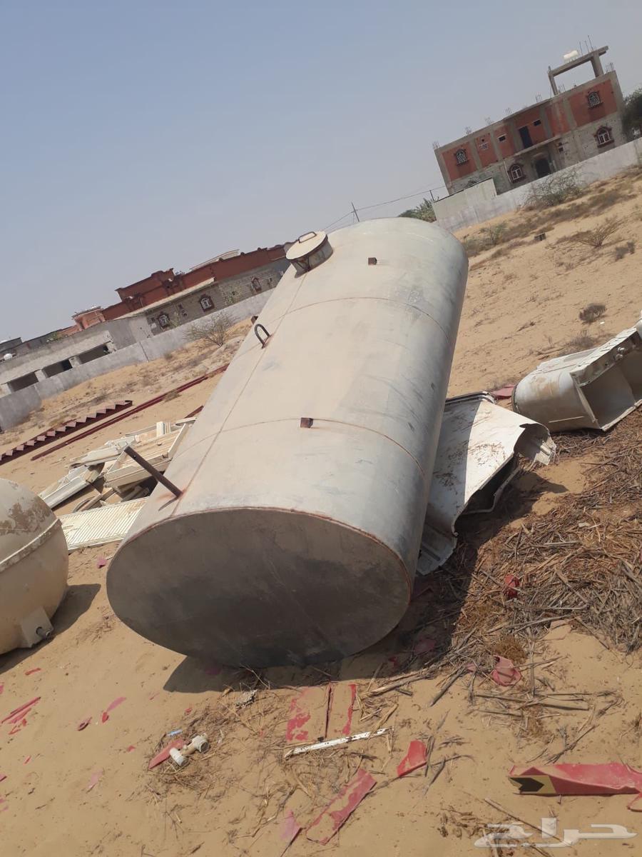 خزان ماء حديد قديم 3 ونص طن64397659065986111