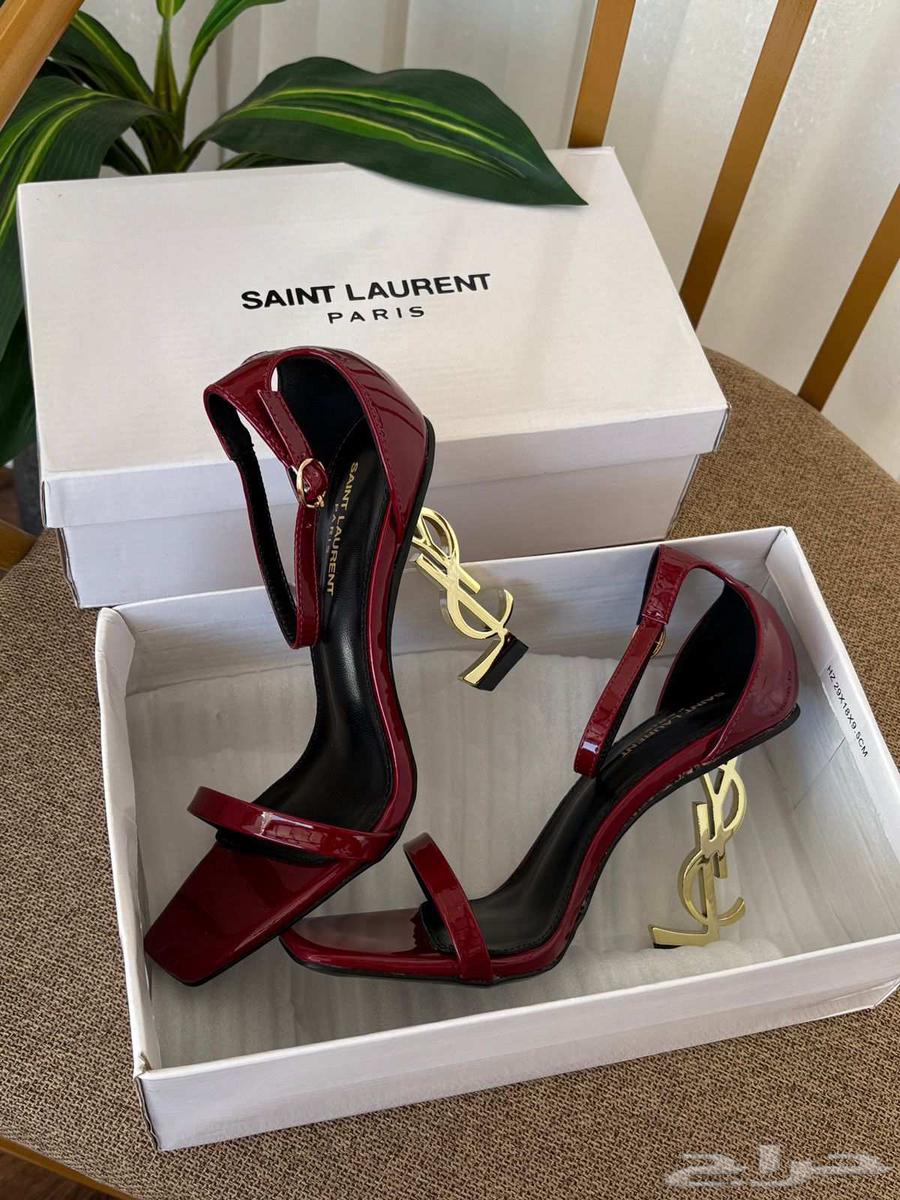 طقم نسائي ماركه سالوران أللون العنابي أخر اصدار64396365250433111