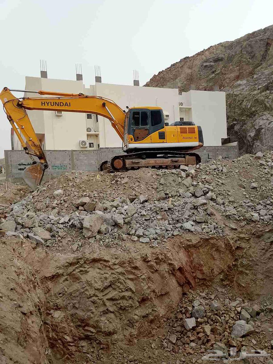 بوكلين للايجار وتكسير الجبال ولحفريات64398172524673112