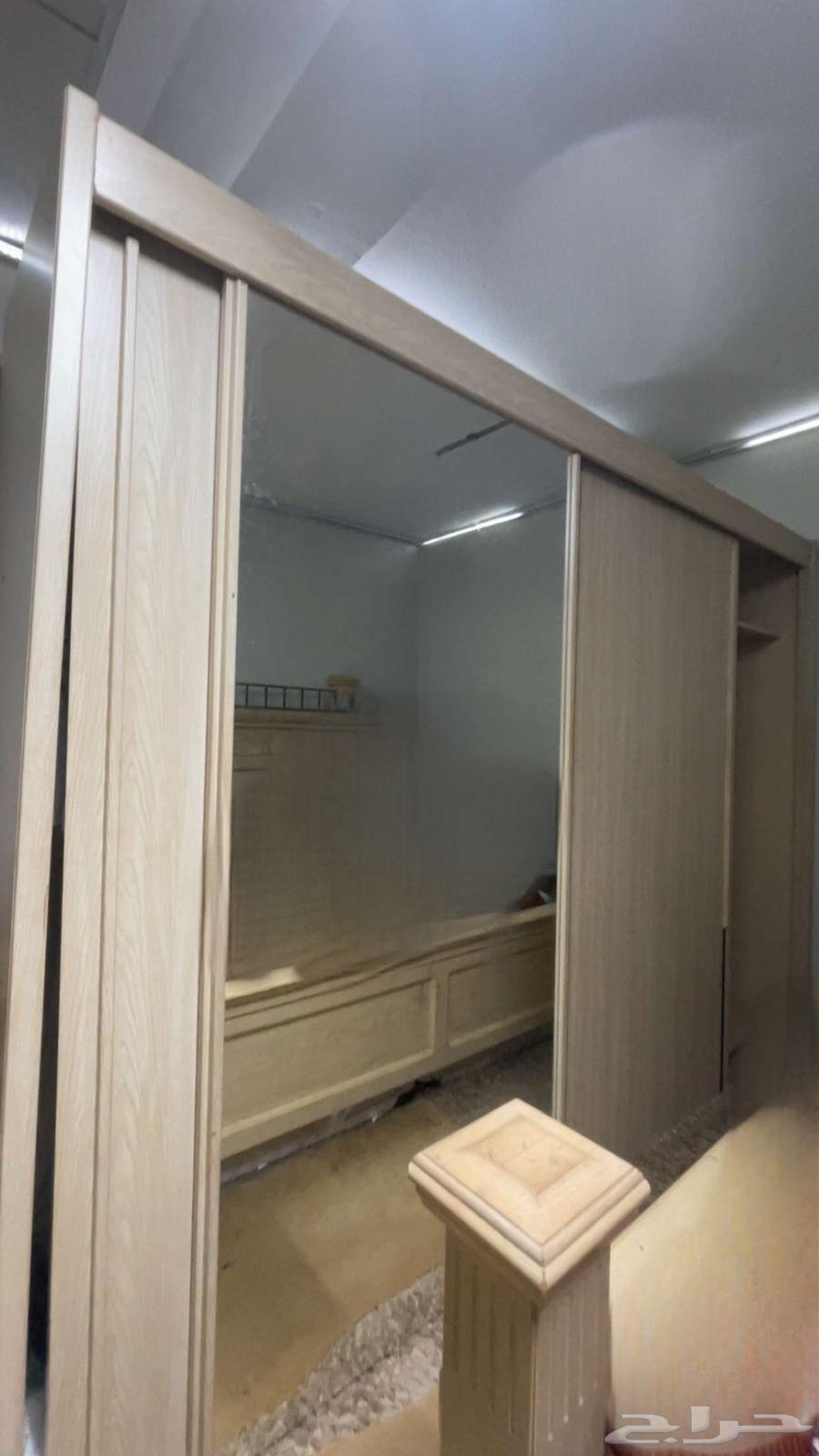 1000 required, negotiable and disassembly & loading on buyer64394358577283111