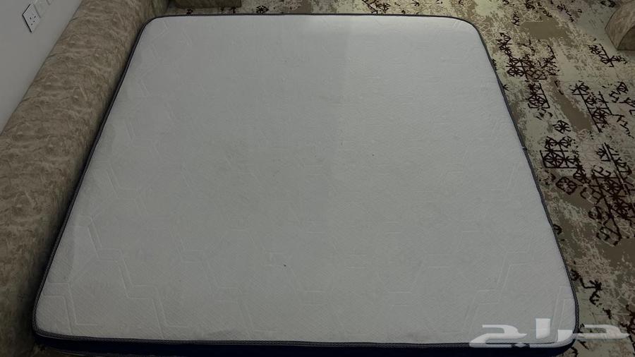 مرتبة سرير نظيفه وفخمه64392608173827111