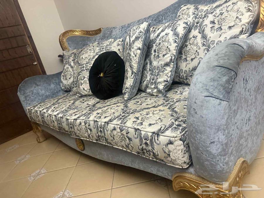 Triple sofa (wood, fabric, and sponge in excellent condition)64394276447490110