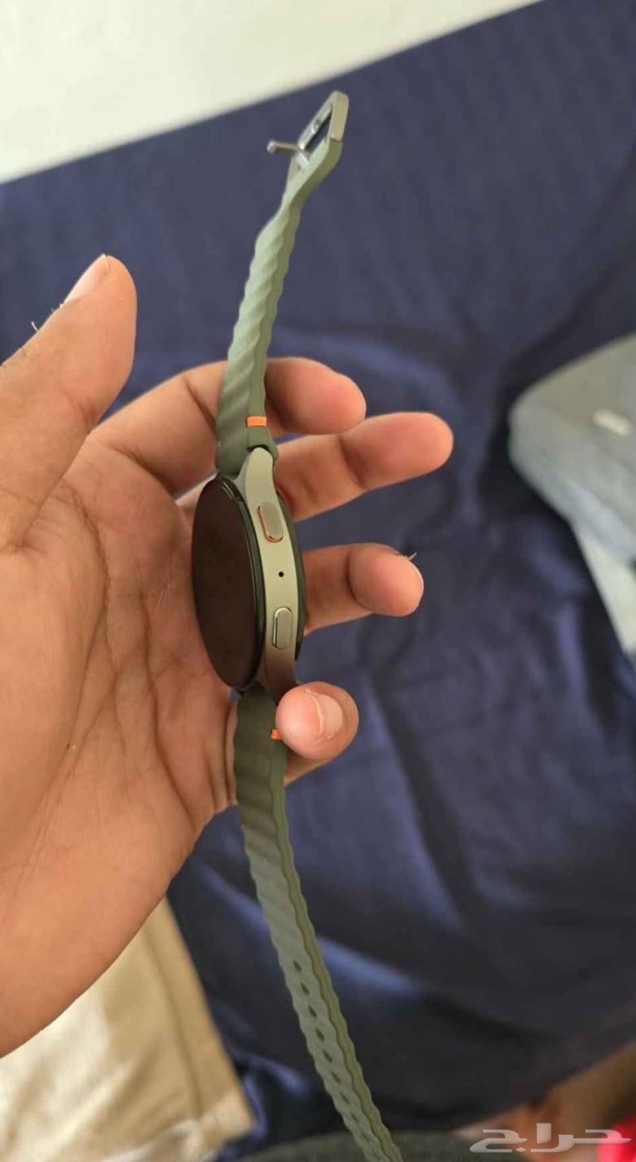 New Galaxy 7 smartwatch 44mm LTE with a free Spigen strap64397033329795113