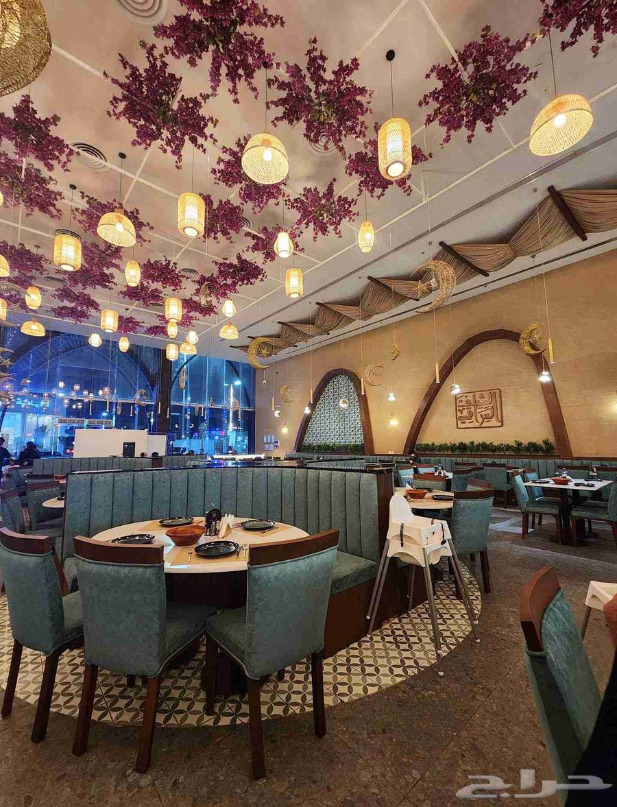 A distinctive and very luxurious restaurant available for lease and ready to operate63614092269441114