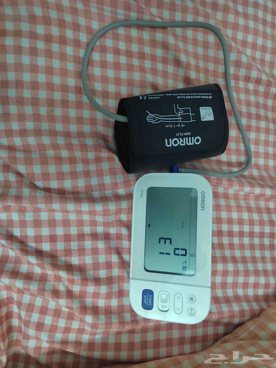 Items for sale: air conditioner, pressure gauge, sugar meter, knee massager64395268879363114