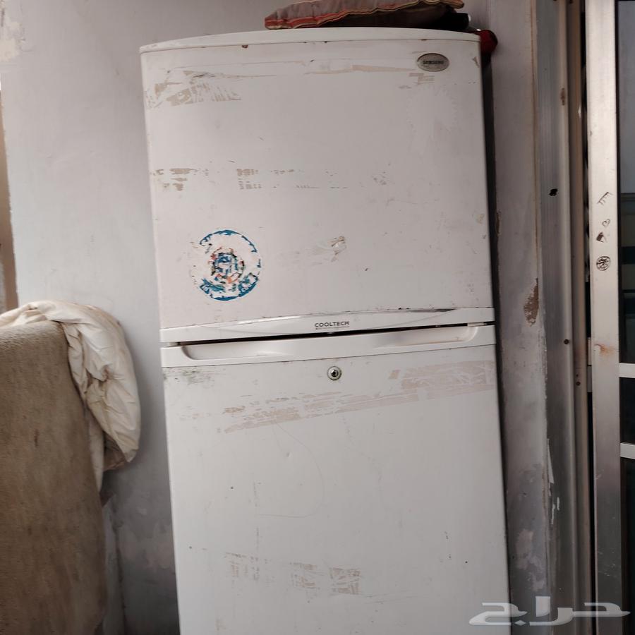 مكيف شغال للبيع وتلاجه به مشكله وتحتاج صيانه64398117361409113