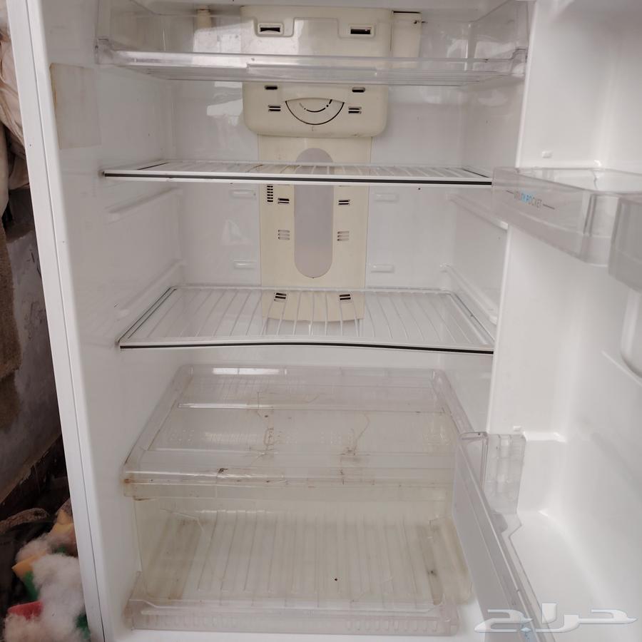 مكيف شغال للبيع وتلاجه به مشكله وتحتاج صيانه64398117361409112