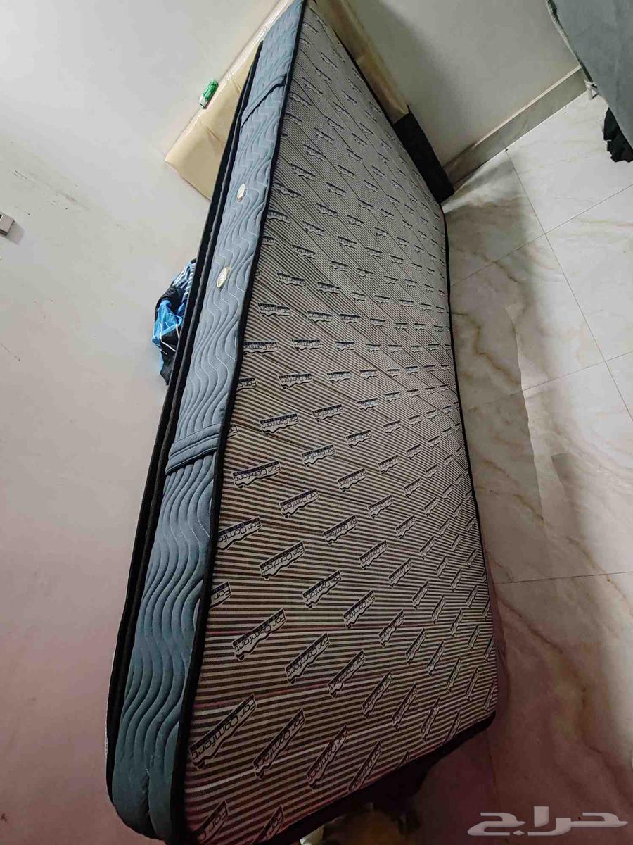 مرتب مريحه مازالت عليها ضمان 5 سنين.64401230392579111