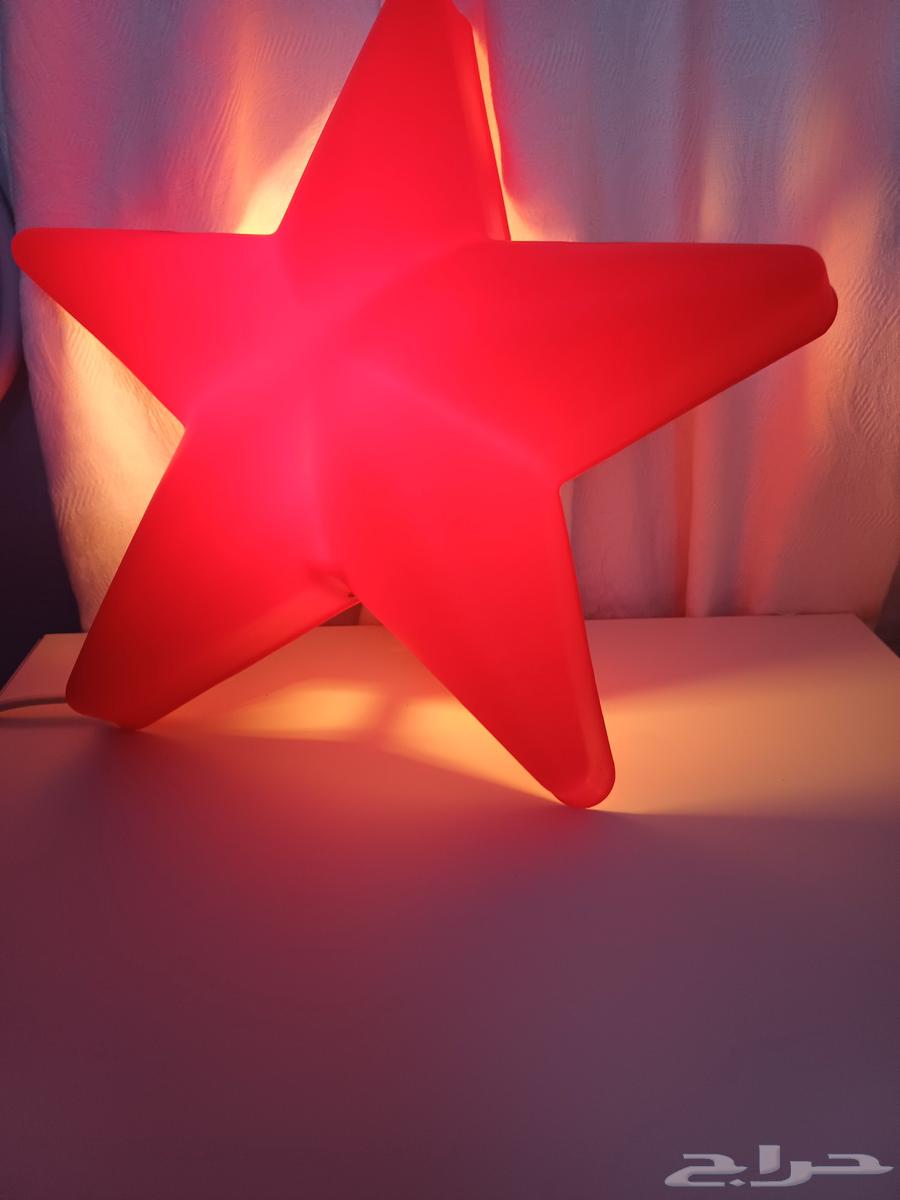 A toy and a lamp from Home Center..64400563520129112