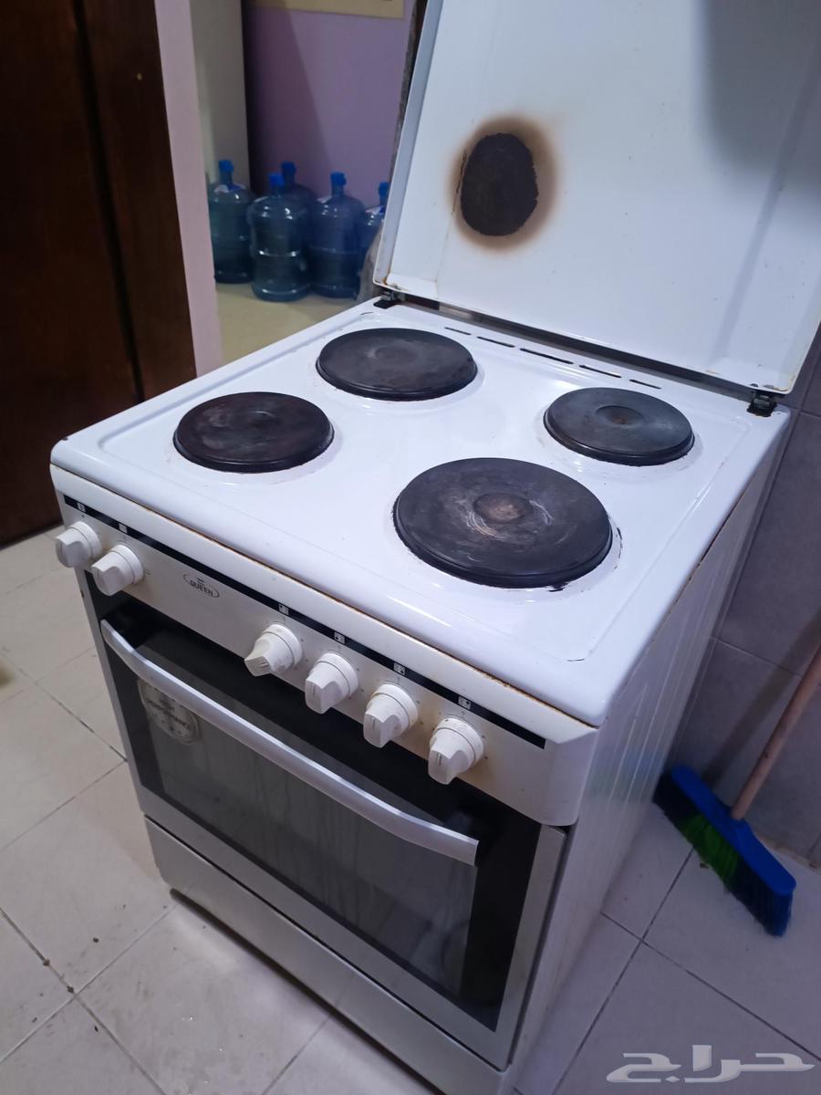 Electric stove with 4 burners, both working and the oven fully functional63619353805570114