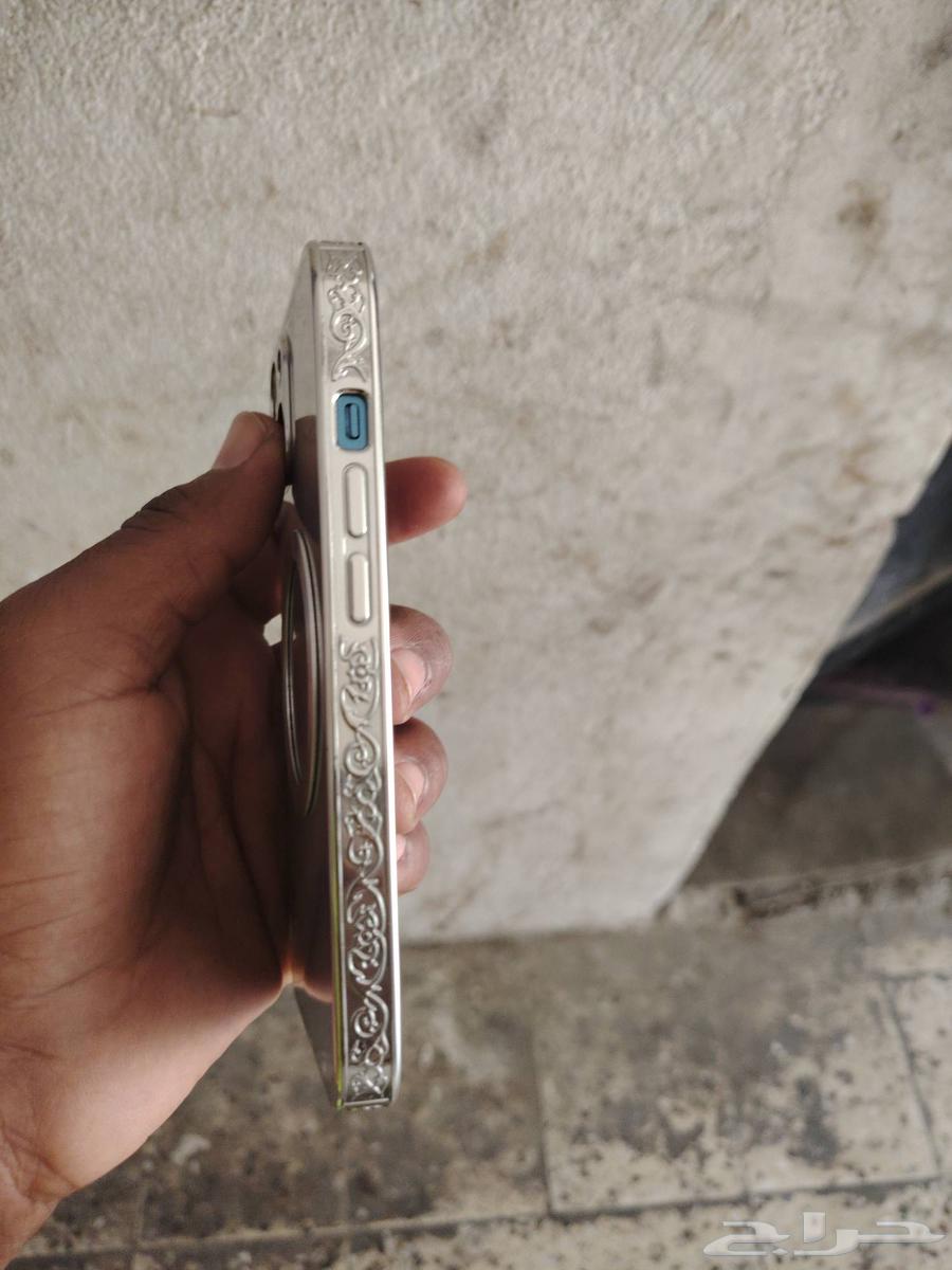 iPhone 13 regular in good condition, price 1200 SAR, urgent sale no bargaining64398172660993112