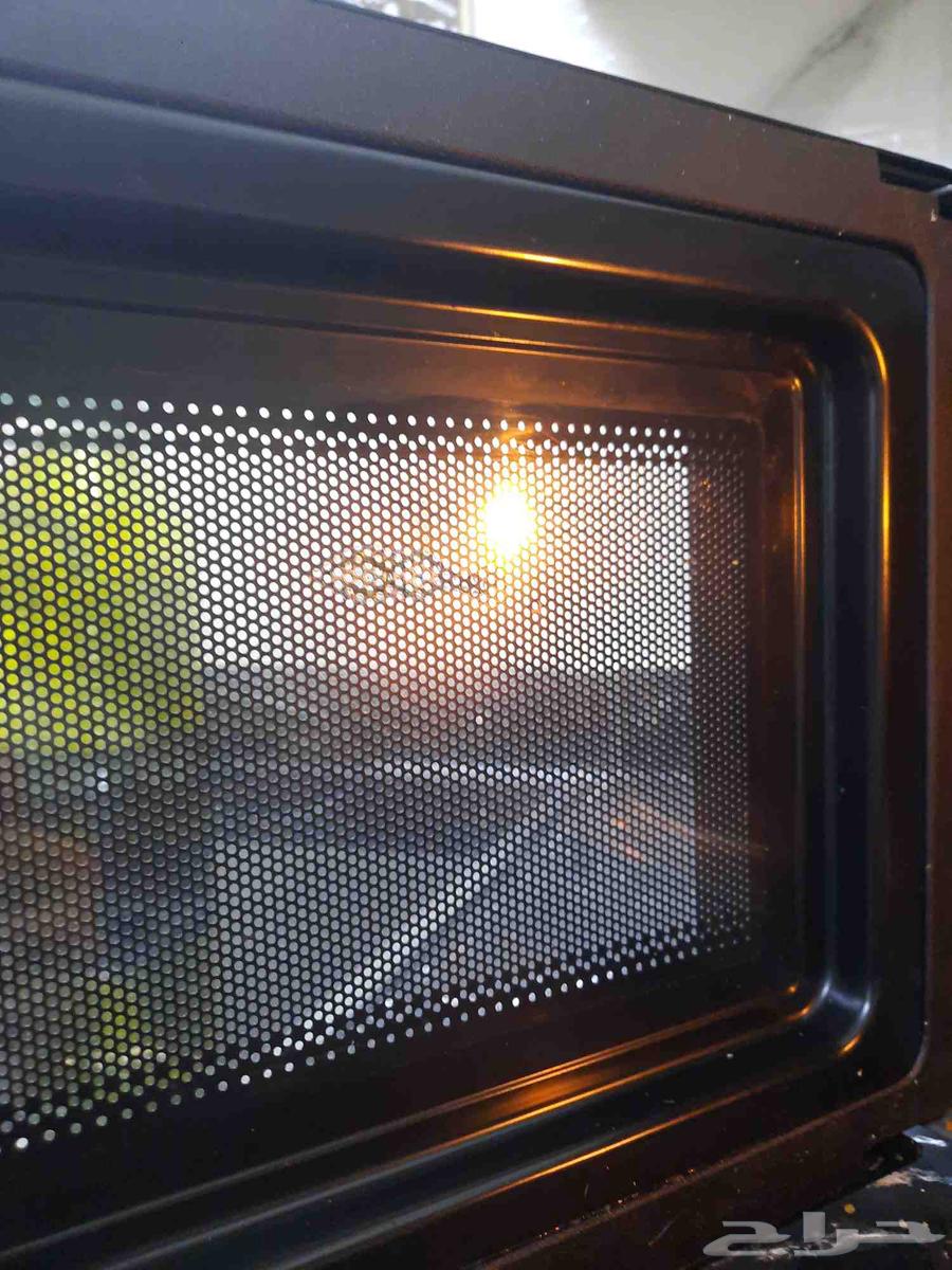 مايكرويف مستعمل سنه واحده . شبه جديد تماما64395060885123110