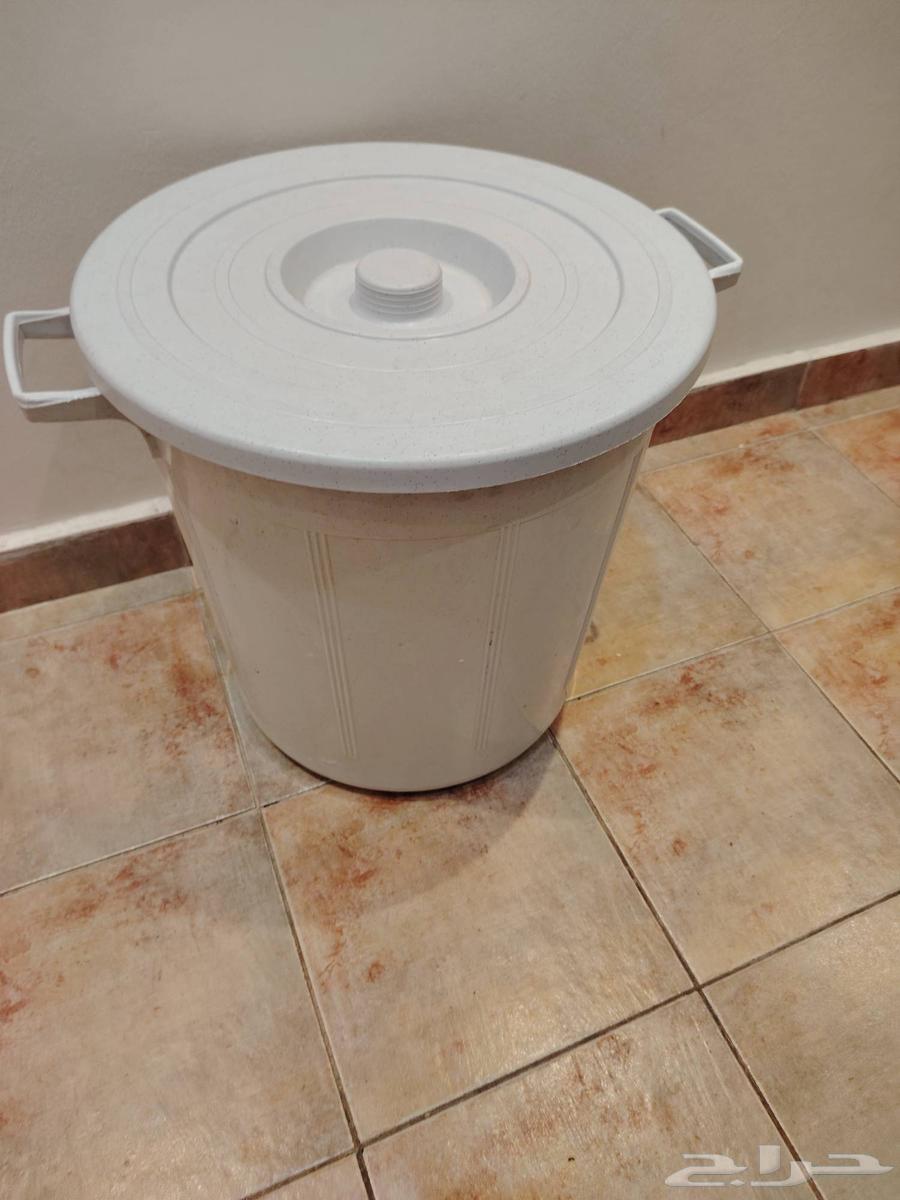 سطل أبيض الخليج مستعمل نظيف64400980662401110