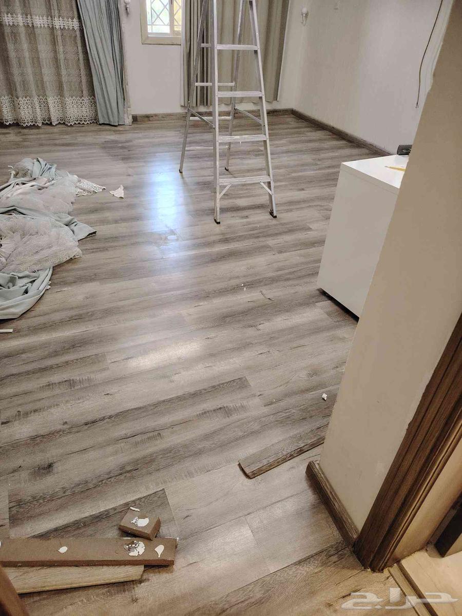 Clean wooden flooring and split air conditioners64393915574017114