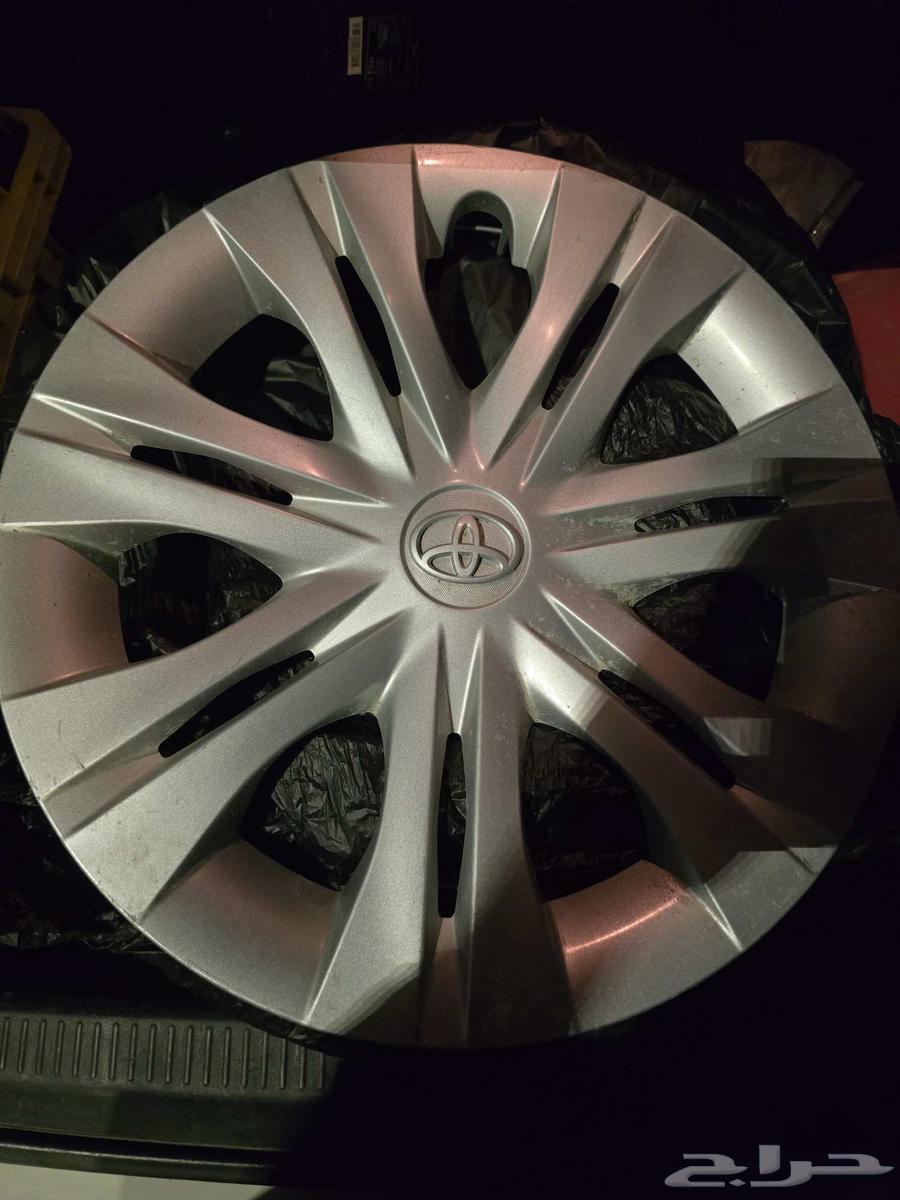 Original Toyota Hilux or Noah three-piece rim for sale at a bargain price63618145640579112